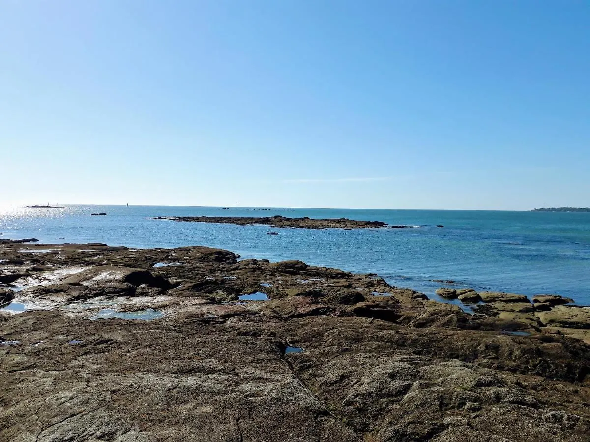 L'Ocean A 100M Via Une Venelle Privee, La Ville Close A 500M, L'Archipel Des Glenan A L'Horizon Concarneau Francie